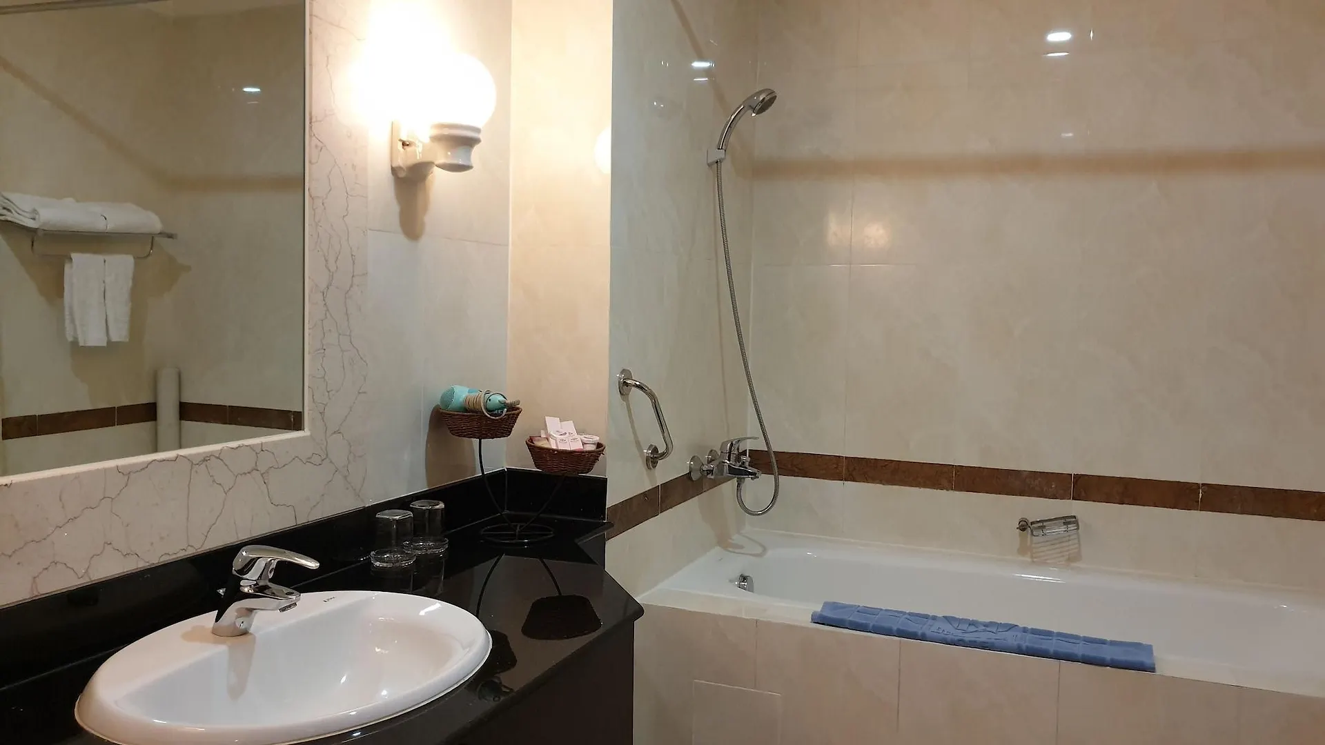 Huong Sen Hotel Ho Chi Minh-stad 3*,